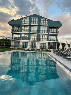 Grape Hotel - Ezine - 9