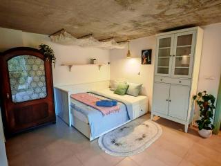 Magnolia Apartment with free parking - Vyšné Opátske - 4
