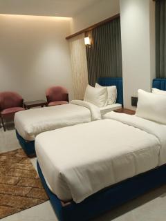 Kemberly Hotel - Zirakpur - 6