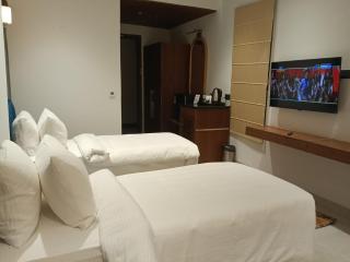 Kemberly Hotel - Zirakpur - 5