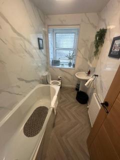 BOFA Snug Apartment - Bridge of Allan - 9