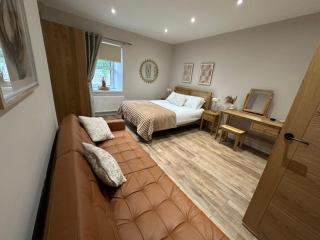 BOFA Snug Apartment - Bridge of Allan - 3