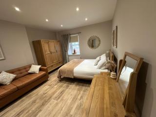 BOFA Snug Apartment - Bridge of Allan - 1