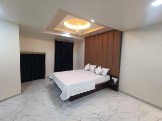 Hotel Raj Heights - Solapur - 8