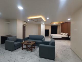Hotel Raj Heights - Solapur - 1