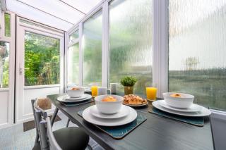 Chapel Lodge - 3 Bedrooms - WIFI - Newport - 9