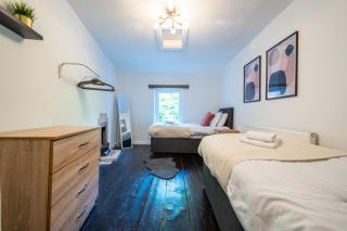 Chapel Lodge - 3 Bedrooms - WIFI - Newport - 2