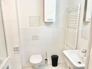 Premium Apartment with Balcony & Free Parking - Vienne - 8