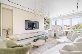 Luxury Villa with Pool and Garden 4BR The Springs - 8