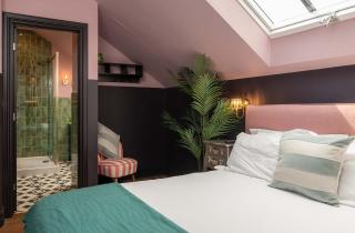 Art-Inspired Apartment in City - 9