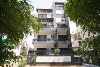 corporate house - Jāmb - 0