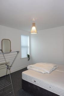 Large Flat in Southampton - Southampton - 2