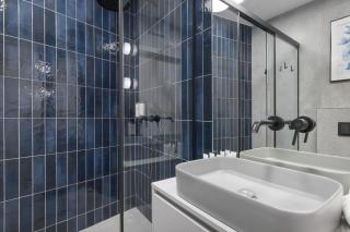 Elegant & Modern Apartments with Water View by Noclegi Renters - Danzig - 1