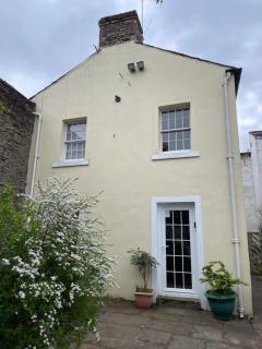 Robinsons Cottage, central and quiet - 9