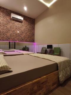 Long Homestay 2 Giường Đôi - Ðức Hòa - 1