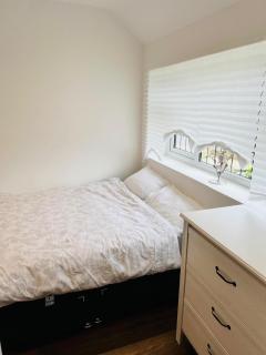 Light & Airy Annexe - - 0