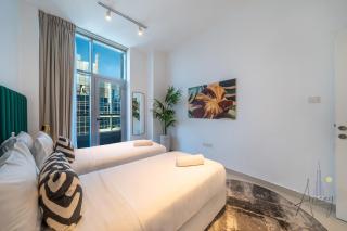 Fascinating View Spacious 3br Dubai Marina - 2