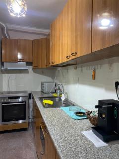 Cozy Breeze Central Apartment - Durrës - 8