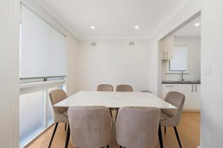 Lakeside 3 Bedrooms House - - 5
