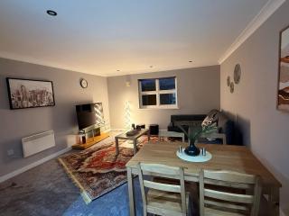Modern Living Near Town Center - Bracknell - 7