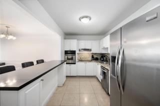 Bright Stylish 2BR Condo Stunning View Of Ocean - Sunny Isles Beach - 8