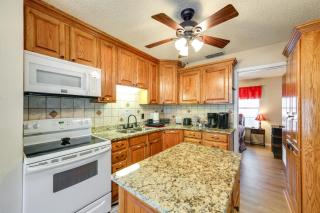 Family Home on Lake Bridgeport Pets Welcome! - Chico - 4