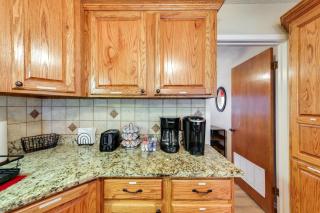 Family Home on Lake Bridgeport Pets Welcome! - Chico - 3