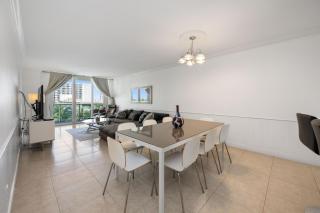 Bright Stylish 2BR Condo Stunning View Of Ocean - Sunny Isles Beach - 9