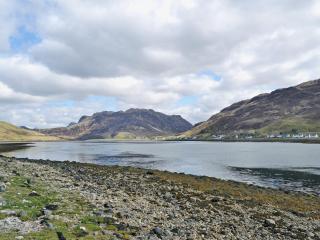 Loch Shore Cottage - Dornie - 9