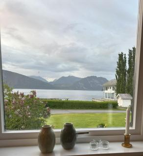 Spacious holiday home by the fjord and mountains - Sæbø - 9