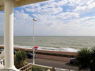 Seashore Apartment - Sandgate - 2