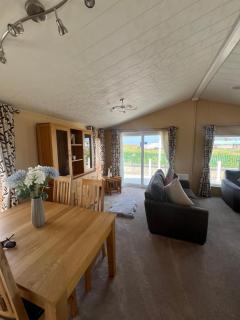 Pebble Beach Resort The Donington Lodge - Kinmel Bay - 2