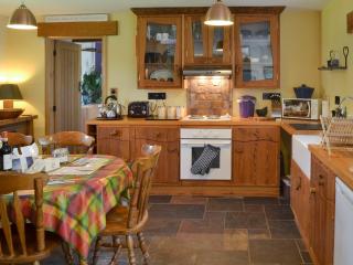 Hen Dy Goits - Llangadwaladr - 1