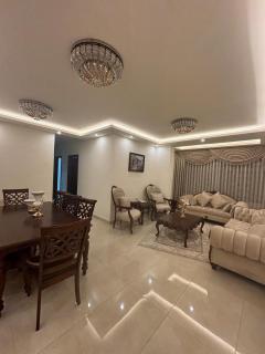 Stylish 3 Bedroom Apartment in Prime Amman Location - Amman - 0
