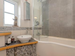 Number 1 Admiralty Cottages - Alverstoke - 2