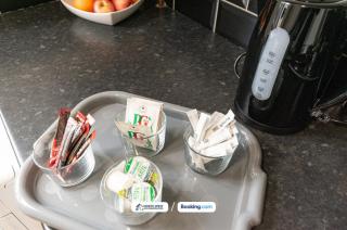 Cosy 2BR House in Bolton with Free WiFi & Parking - Bolton - 1