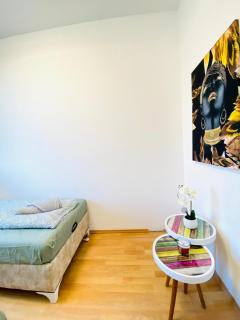 Spacious 5-Bedroom Apartment for 11 Near Train Station - Vienna - 5