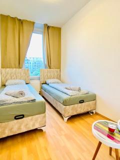 Comfortable 5BR Apt Well Connected Location - Wenen - 3