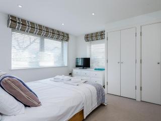 Solent Lawns - Gurnard - 4