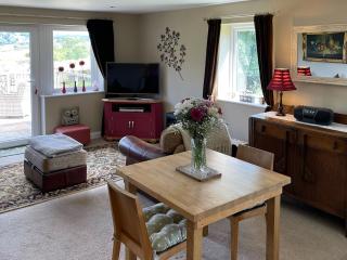 Two Hoots - Wigglesworth - 9