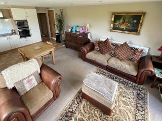 Two Hoots - Wigglesworth - 5