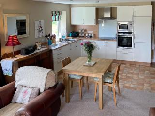 Two Hoots - Wigglesworth - 1