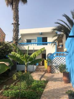 Banana beach house with garden! - 0
