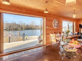 Malibu Lakehouse - Pentney - 4