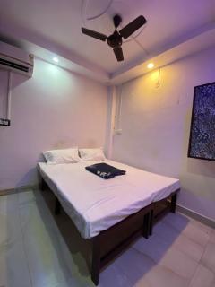 Cozy Inn Hostel - 9