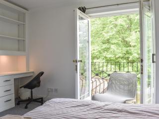 Carlton House - Hazel Grove - 2