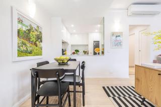 Lakeside Glow - Stylish Retreat near Beach & Markets - Melbourne - 1