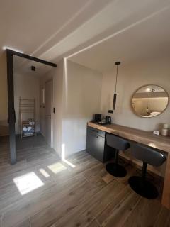 Χenion Inn-Athens Airport-Easy Check In - Markopoulon - 5