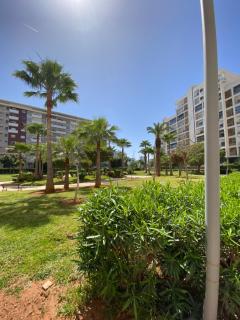Luxurious and modern 2BR with View and Pool - Beni Brour - 8