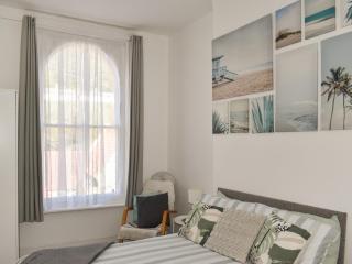 Trinity Bee - Ventnor - 3